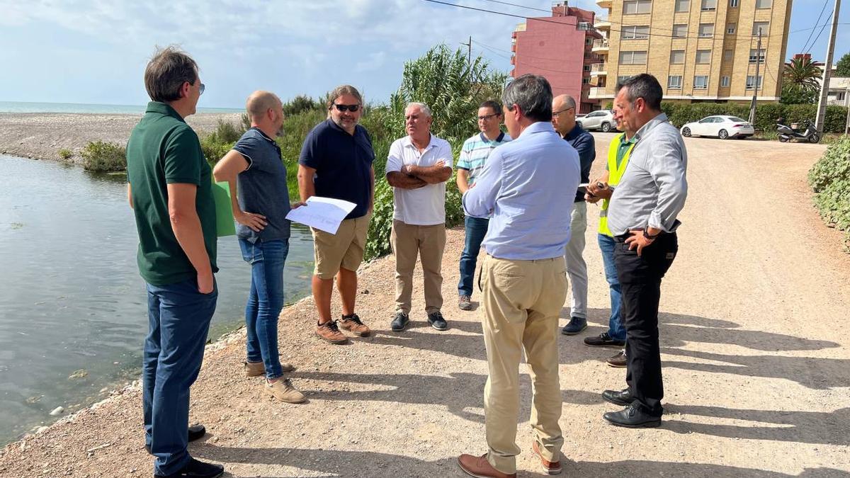 Los concejales Bruno Arnandis y Vicent Aparisi han asistido este jueves a la firma del acta de replanteo.