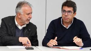 Ángel Víctor Torres i Carlos Mazón, durant una reunió del Cecopi. | EDUARDO MANZANA / EUROPA PRESS