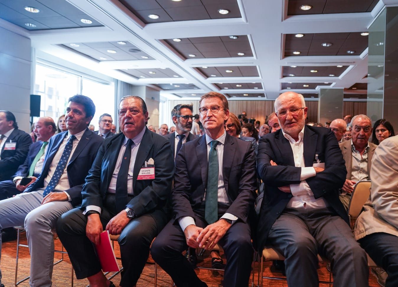 Feijóo junto a Juan Roig y Vicente Boluda en Valencia.