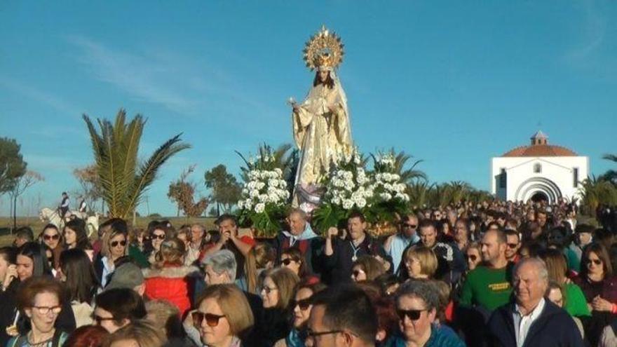 La Virgen de la Aurora aguarda ya la Carrerita