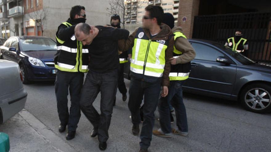 Los arrestados por la Policía que tengan que pasar un reconocimiento médico serán atendidos en los centros de salud.