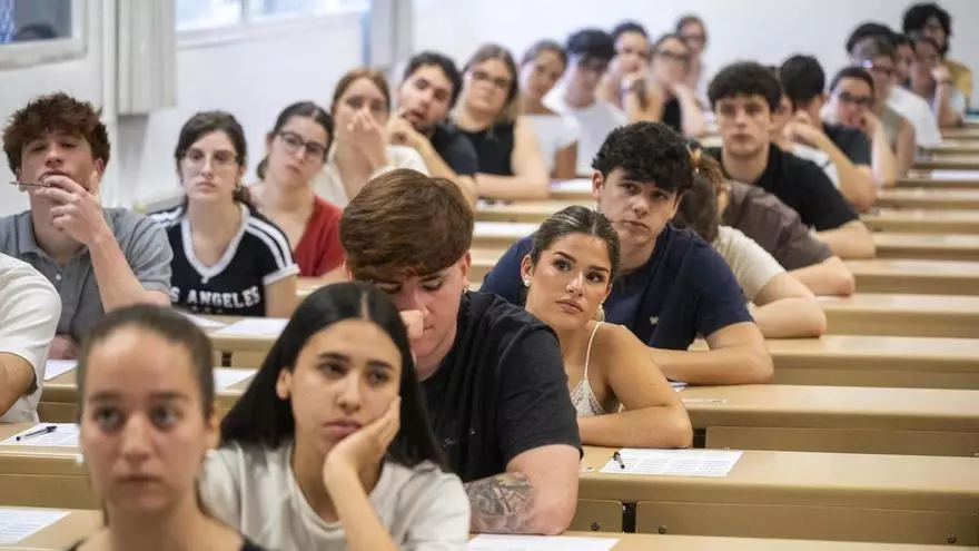 Vídeo | Primer día de Selectividad en Andalucía