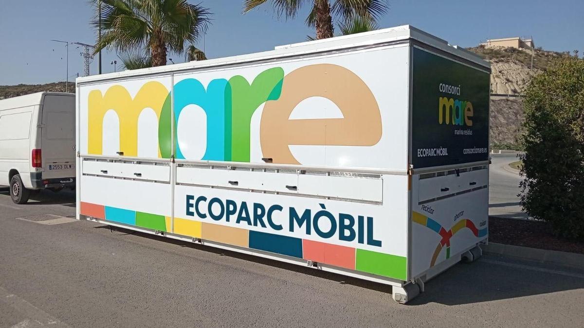 Los ecoparques móviles visitan los 52 municipios del Consorci Mare regularmente.
