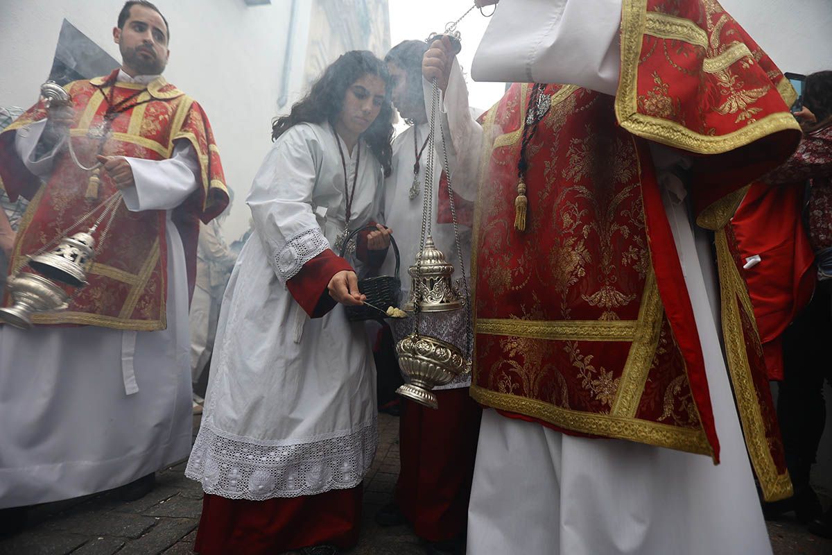 La salida del Cristo de las Penas y Nuestra Señora Madre de los Desamparados, en imágenes