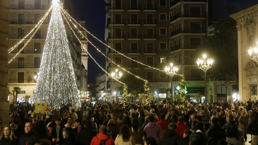 Las compras navideñas y el turismo llevan a València al lleno total