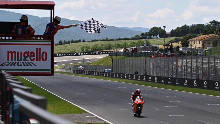 Acosta consigue su primera pole de la temporada en Moto2