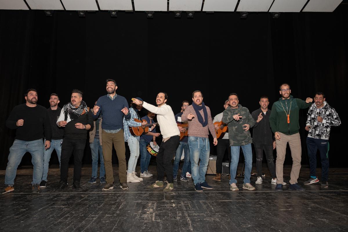 EN IMÁGENES | La murga Yo no salgo, 20 años en el Carnaval de Badajoz