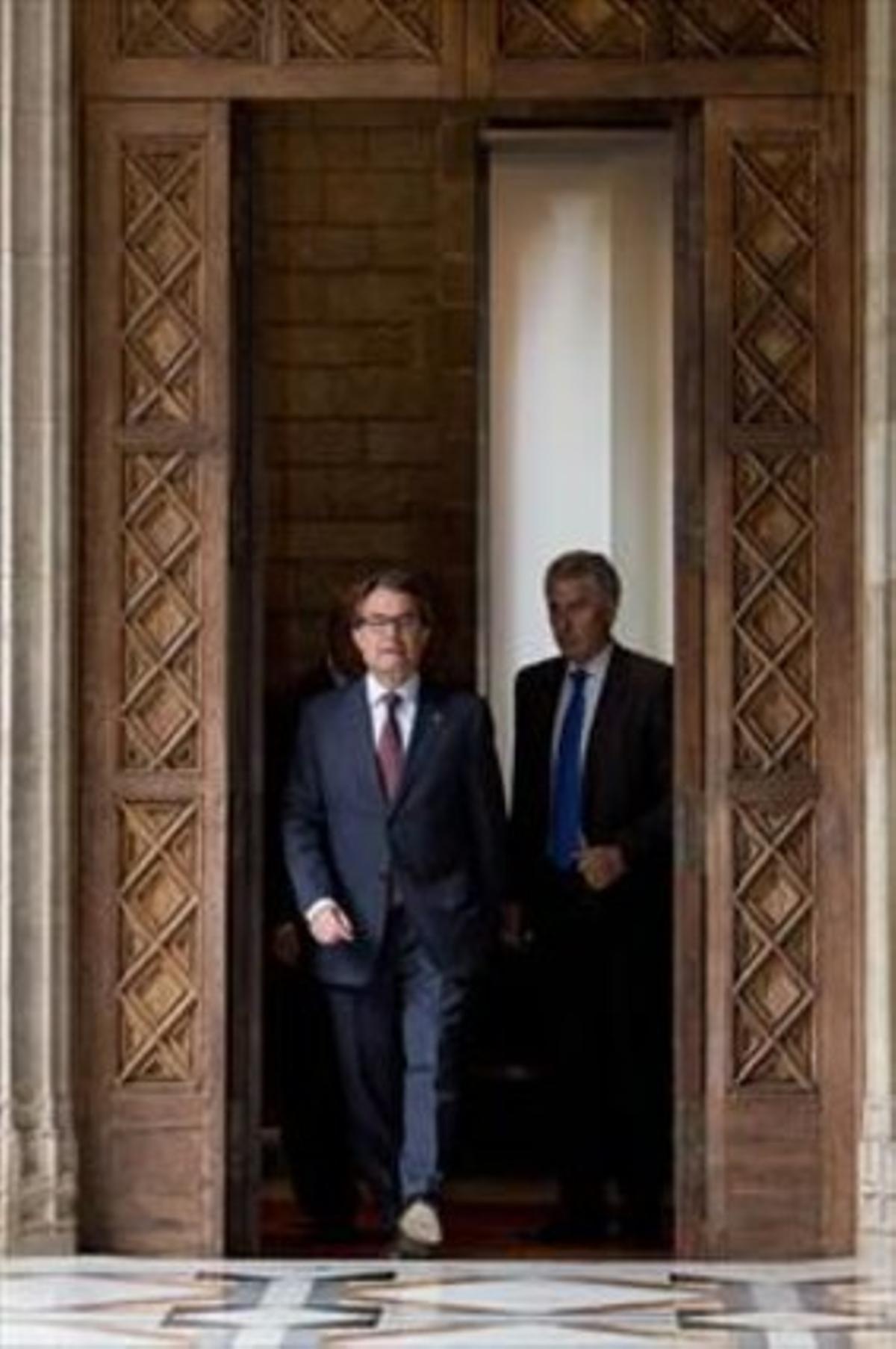El Gobierno eleva el tono y dice estar listo para frenar a Mas_MEDIA_1