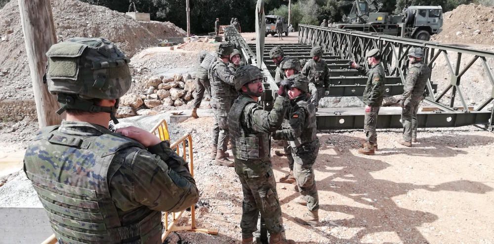 El Ejército inicia el desmontaje del puente provisional de Artà
