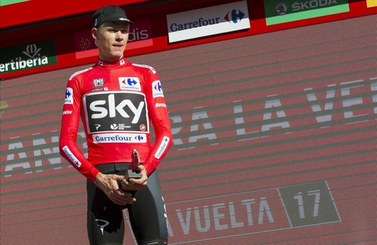 segea39761248 sky s british cyclist chris froome poses on the podium with 170821192312 segea39761248 sky s british cyclist chris froome poses on the podium with 170821192312