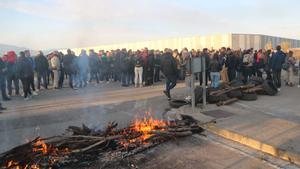 Funcionarios de prisiones bloquean otro día las prisiones catalanas