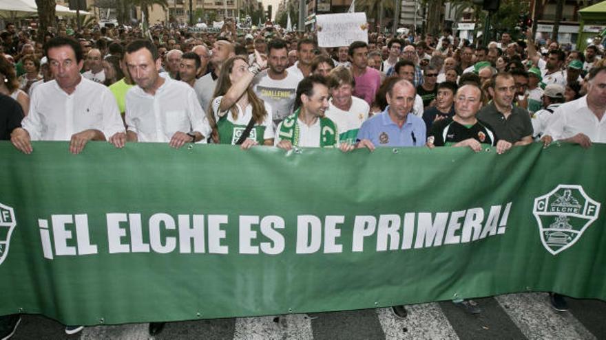 El Elche conocerá este martes si sigue en Primera