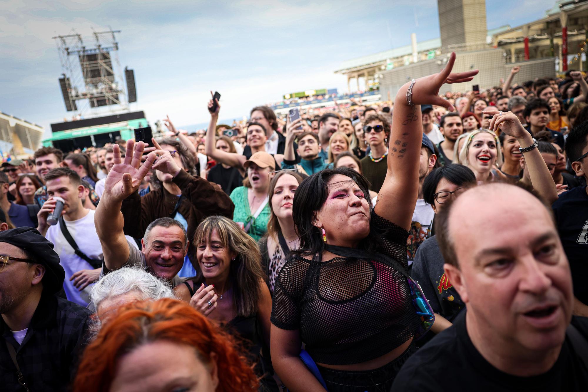 Públic accedint al Primavera Sound 2023 durant la jornada inaugural