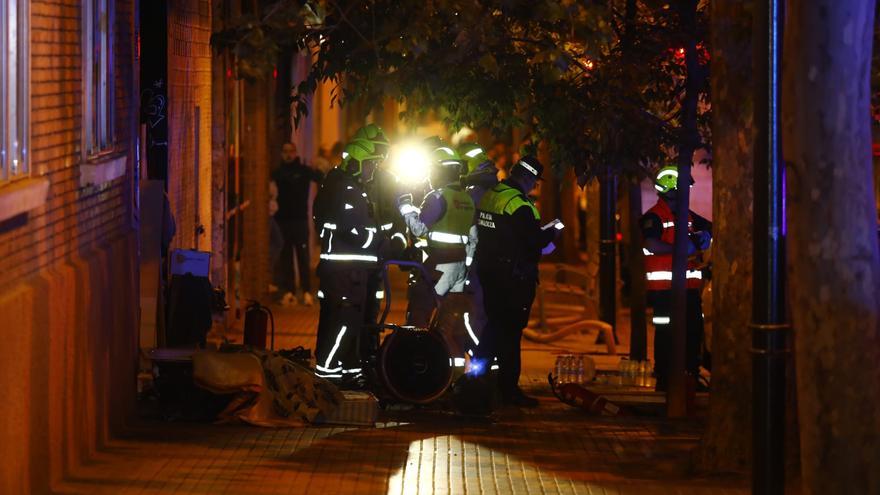 Vídeo | Arde un edificio okupado en el barrio Las Fuentes de Zaragoza