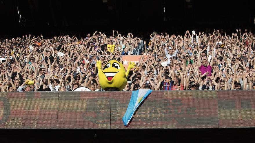 Activación publicitaria de Grefusa en la final de la Kings League celebrada en el Camp Nou.