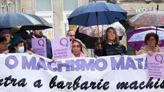 Vigo alza la voz contra el crimen de la maleta: "Estamos fartas do machismo!"