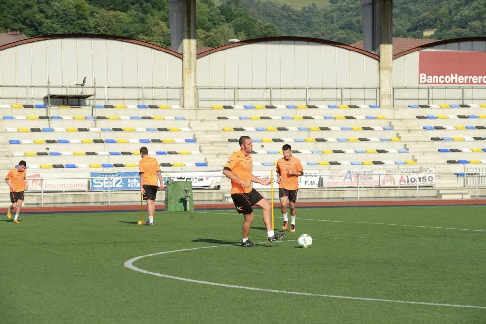 Primer entrenamiento del Caudal Deportivo de Mieres