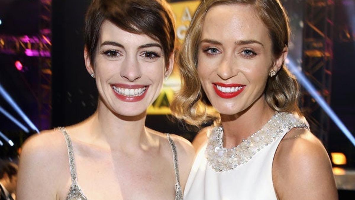 El duelo musical entre Anne Hathaway y Emily Blunt