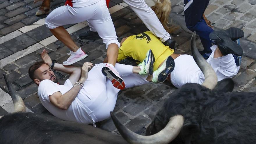 Los toros de Victoriano del Río dejan un tercer encierro de los Sanfermines rápido y emocionante