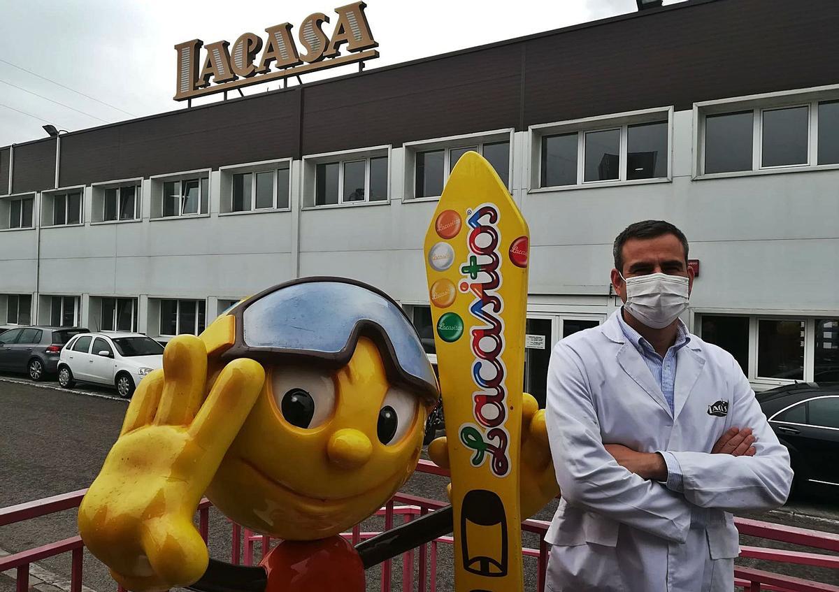 José Antonio García Rojo, en las instalaciones exteriores de la fábrica de Meres (Siero). | P. Tamargo