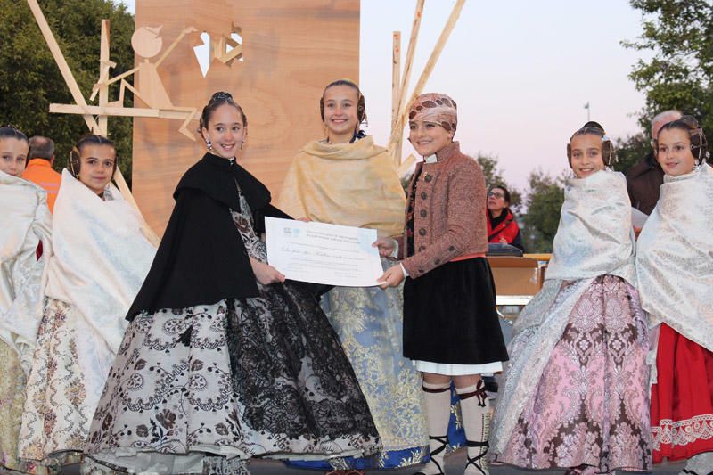 Entrega de los certificados de la Unesco a las Fallas infantiles