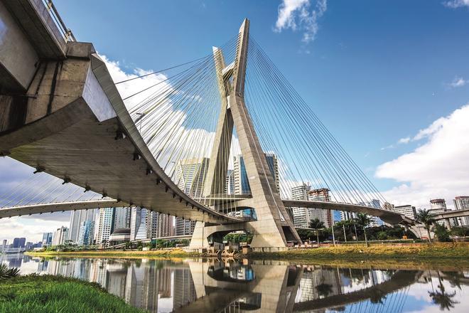 Puente Octávio Frias de Oliveira en São Paulo.