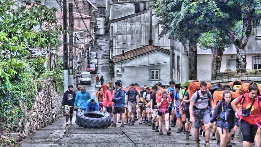 Los participantes en el reto, en el tramo final del recorrido.