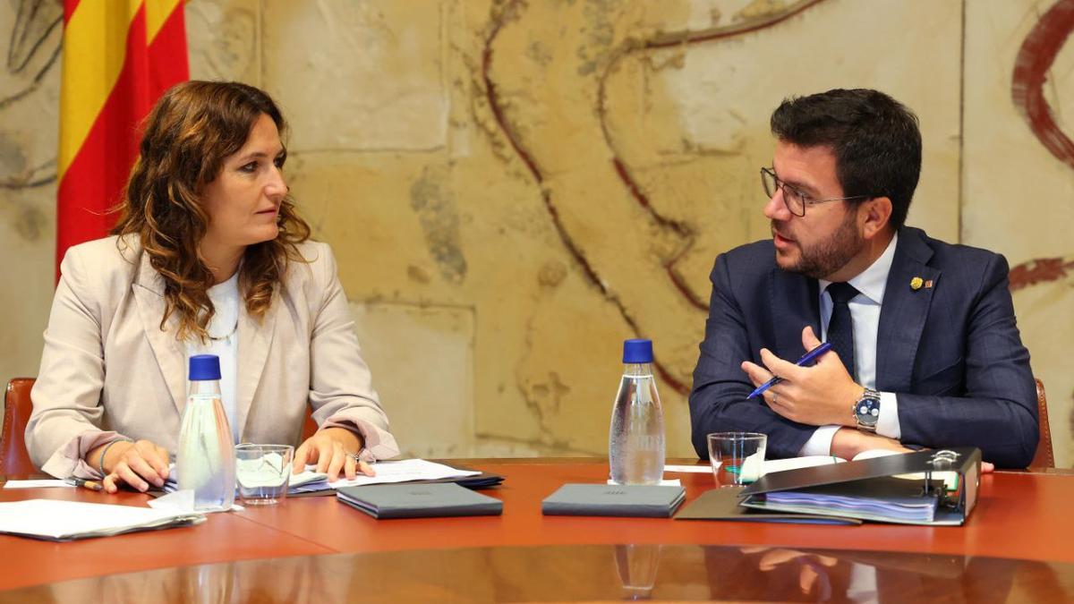 La consellera Laura Vilagrà i el 'president' Pere Aragonès este martes en la reunión del Govern.