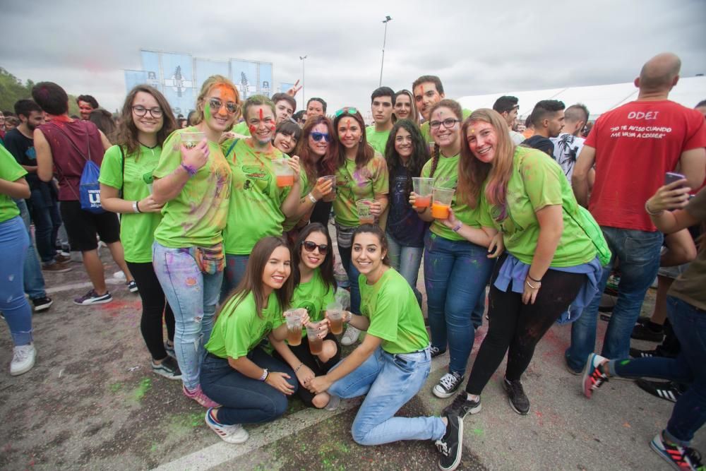 Miles de estudiantes en la macrofiesta universitar