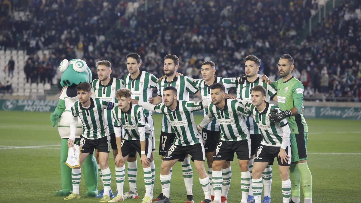 Equipo titular del Córdoba CF que se enfrentó en la primera ronda de Copa del Rey al Sevilla FC en El Arcángel, este miércoles.