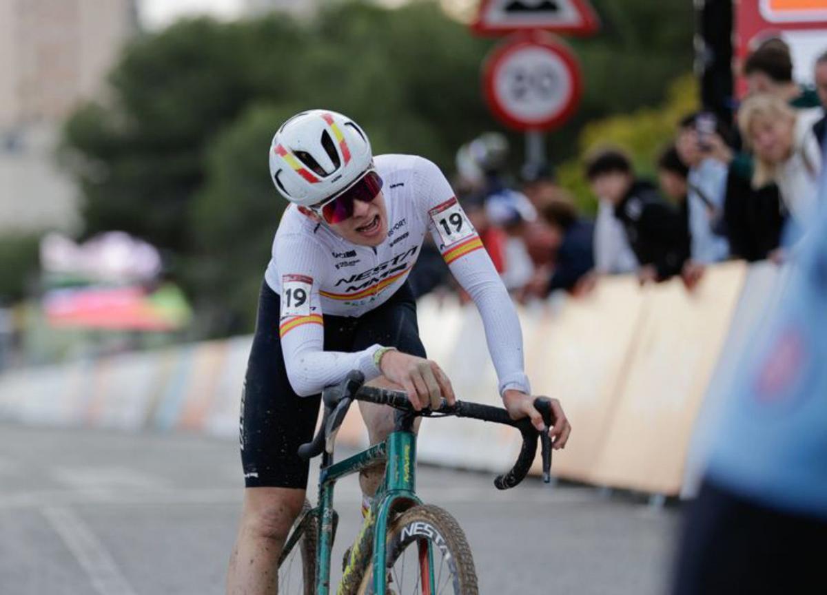 Benjamín Noval, exhausto tras la prueba de Benidorm.