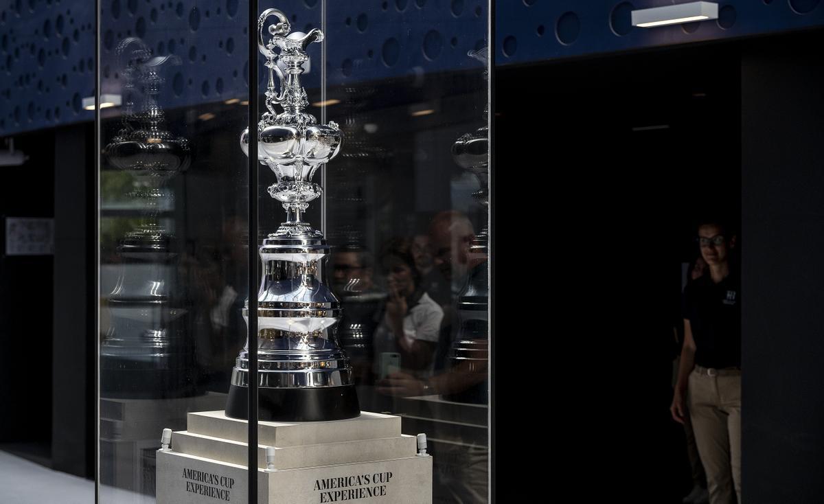 The America's Cup Experience, the information center for the Copa América de Vela, is inaugurated