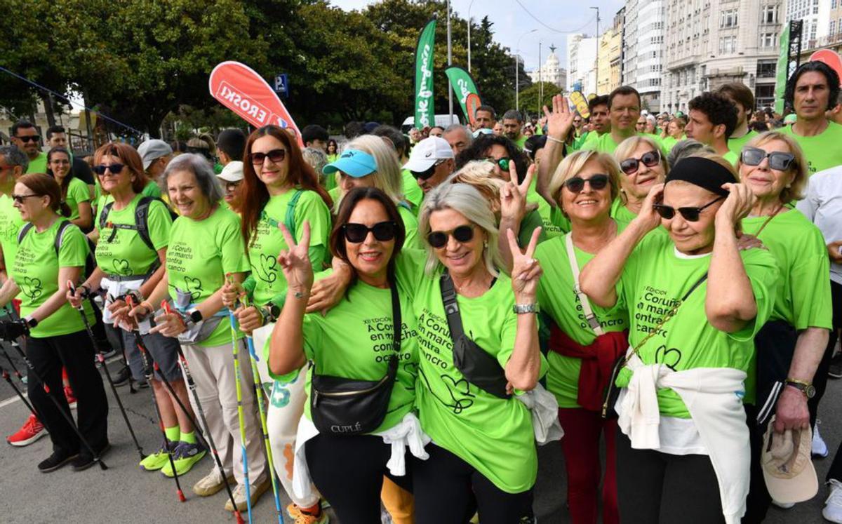 A Coruña se tiñe de verde para moverse contra el cáncer