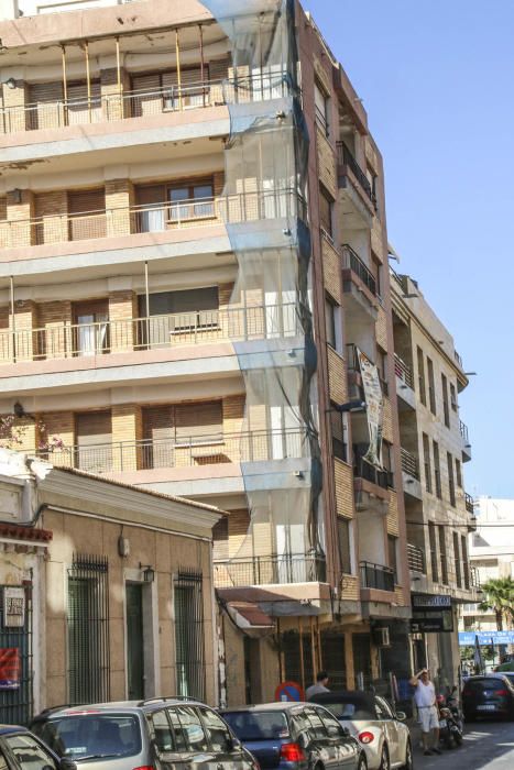 El Ayuntamiento de Torrevieja ha anunciado la adjudicación del derribo del edificio La Ballena más de diez años después de que se ordenara su desalojo por peligro de ruina