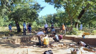 Éxito en el primer día de las excavaciones arqueológicas del castro de Rabanales