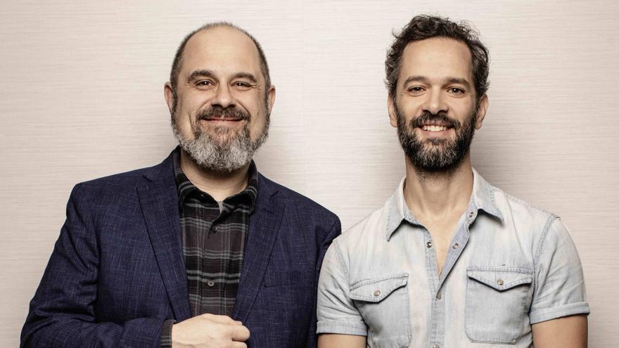 Craig Mazin y Neil Druckmann, cocreadores de la serie &#039;The last of us&#039;.