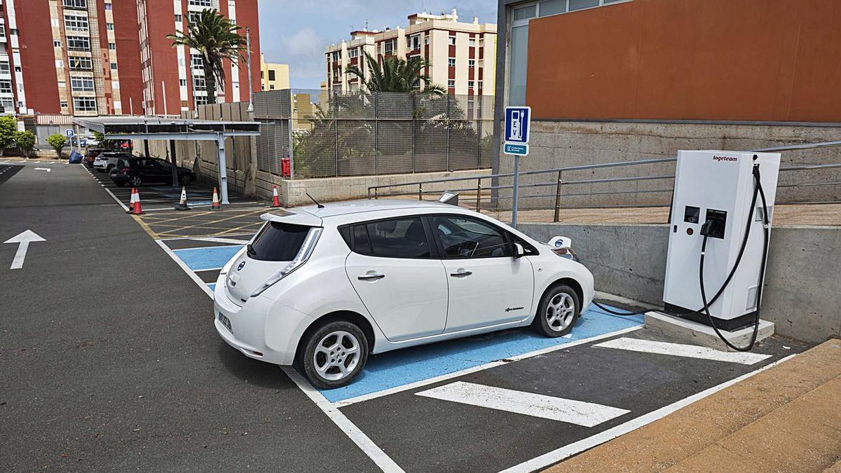 Punto de carga rápida instalado en Infecar. | | CABILDO DE GRAN CANARIA