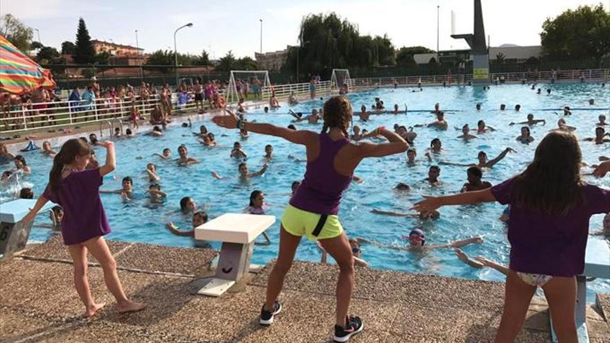 Recaudados más de 1.700 euros en la copa de fútbol y el maratón de aquagym