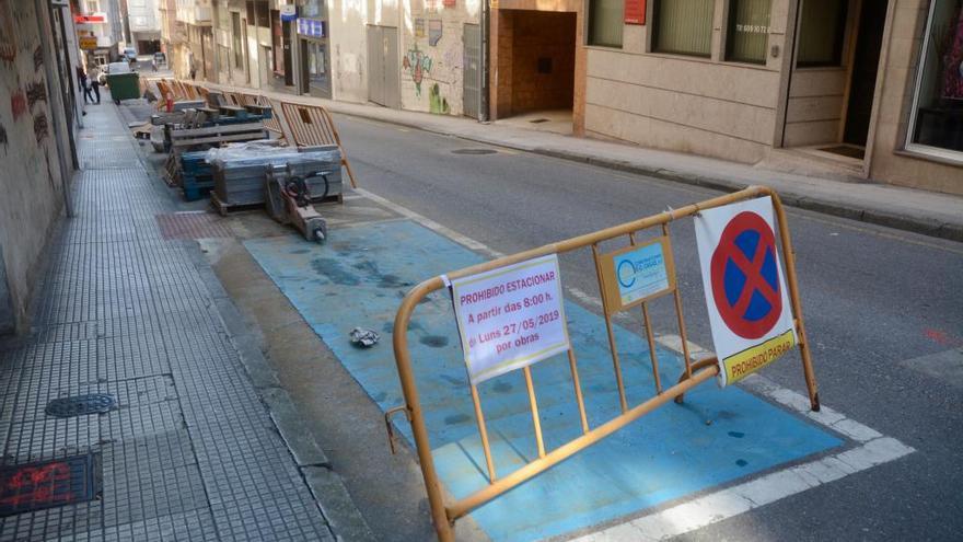 La calle Lepanto recibe su nuevo pavimento de adoquines