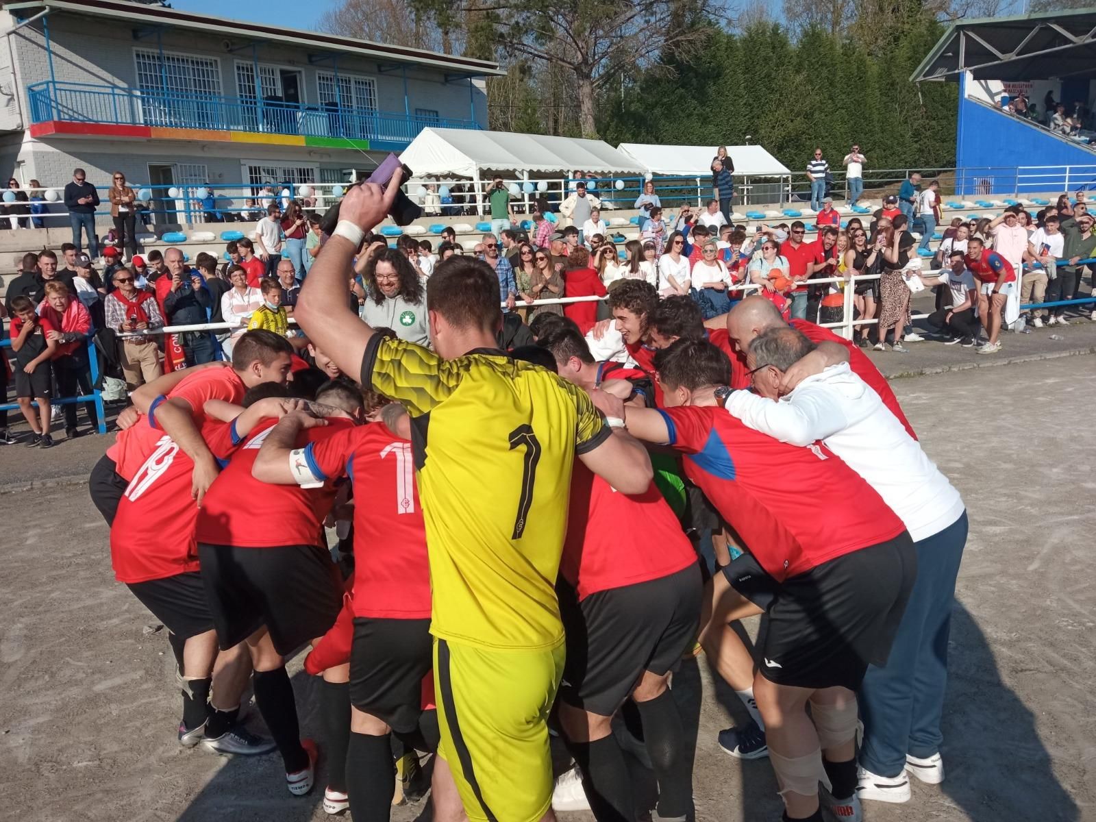 El Condal vuelve a Tercera División tras la final por el ascenso ante el Atlético de Lugones