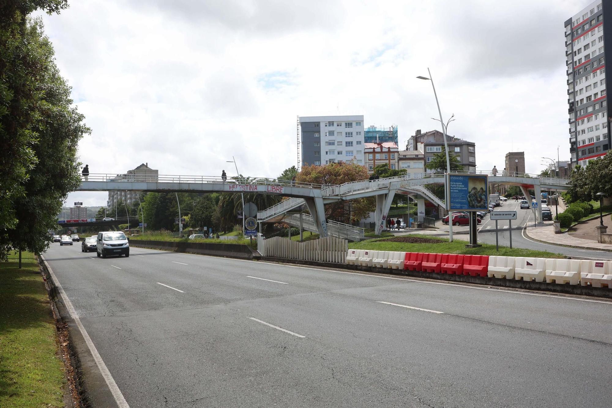 El Concello de A Coruña detecta "daños estructurales" en la pasarela entre las estaciones