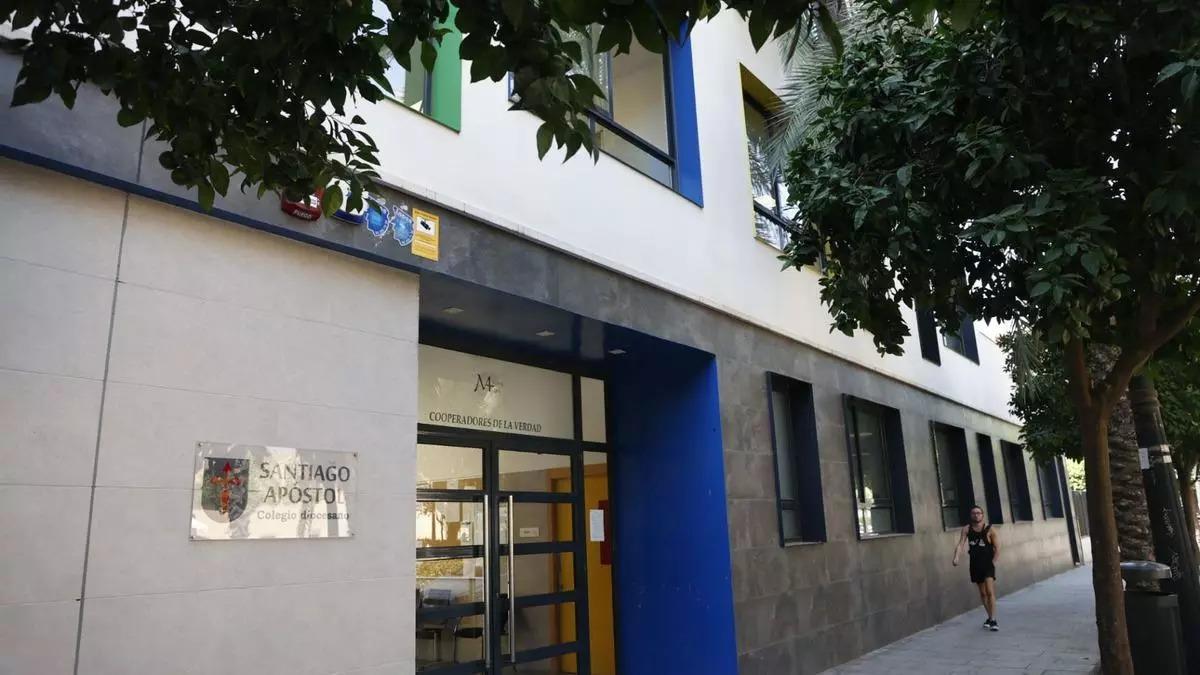 Colegio Santiago Apostol de Marxalenes, en València, donde trabaja el docente señalado por terapias homófobas