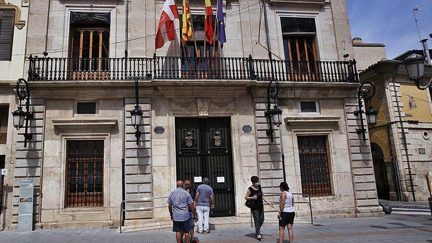 Las puertas de la casa consistorial volverán a reabrirse hoy tras permanecer cerradas seis días.