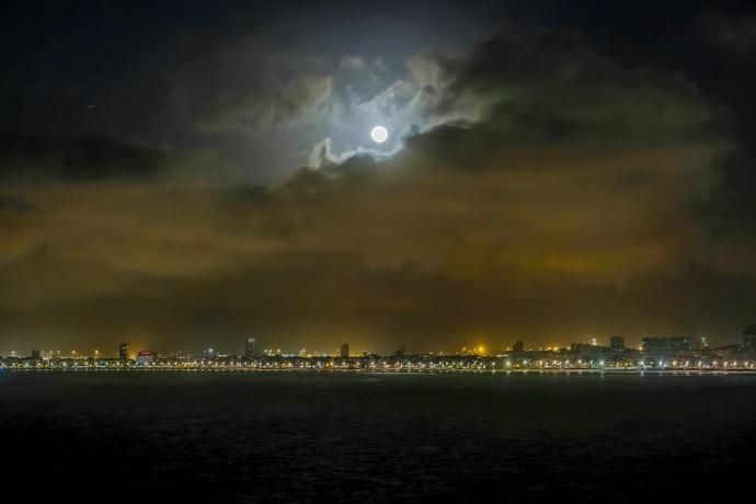 Las Palmas de Gran Canaria. Remolcadores de Odiel Towage, empresa filial del grupo alemán Fairplay, atracados en el Puerto de La Luz.  | 09/03/2020 | Fotógrafo: José Carlos Guerra