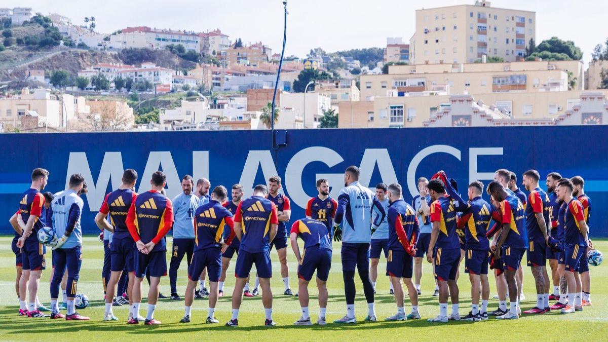 Último entrenamiento de la selección antes de viajar a Escocia