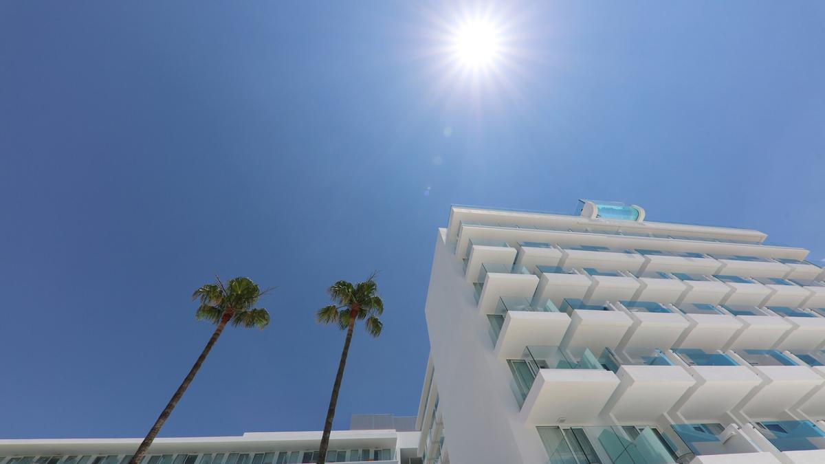 El Iberostar Bahía de Palma  hidrógeno es el proyecto piloto de un hotel suministrado por hidrógeno verde del grupo mallorquín.