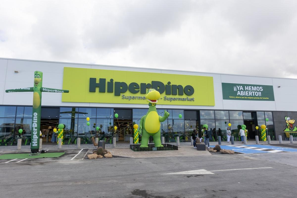 HiperDino abre un establecimiento de 3.500 metros cuadrados en Adeje (Tenerife).