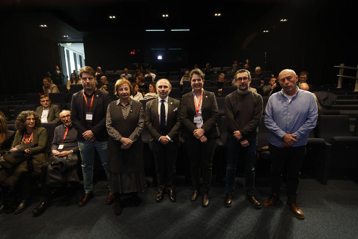 Jorge García, director de Transferencia de la Universidad, Mariví Monteserín, Ignacio Villaverde, Susana Luque, Manuel Campa y el concejal Agustín Medina