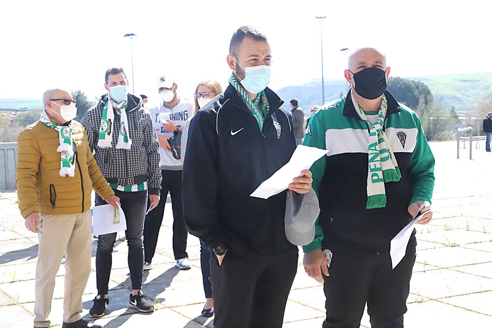 Aficionados asistentes al encuentro Córdoba CF-Betis B