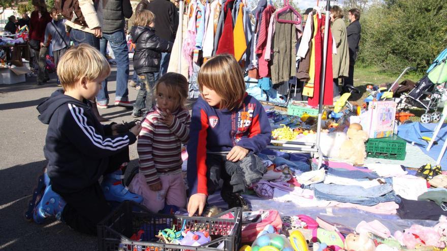 Auch für die Kids aufregend: Verkauf auf dem bislang auf dem Weihnachtsmarkt in Son Bugadelles abgehaltenen Kinderflohmarkt.  | FOTO: BENDGENS